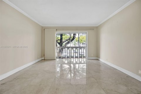 Copropriété à vendre à Coral Gables, Floride: 1 chambre, 75.07 m2 № 1985727 - photo 4