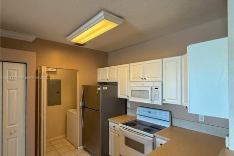 Condo in Miramar, Florida, 2 bedrooms  № 1822199 - photo 15
