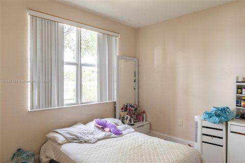 Condo in Miramar, Florida, 2 bedrooms  № 1822199 - photo 9