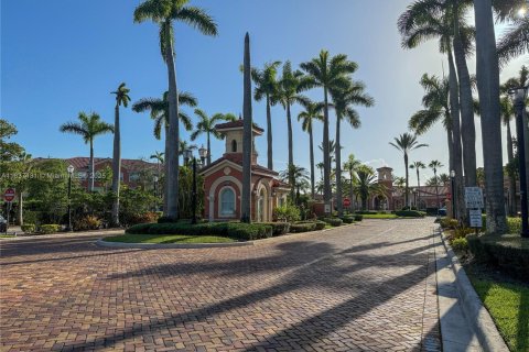 Condo in Miramar, Florida, 2 bedrooms  № 1822199 - photo 13