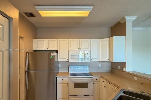 Condo in Miramar, Florida, 2 bedrooms  № 1822199 - photo 16