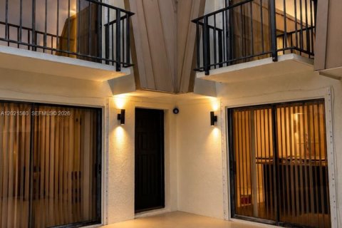 Townhouse in Palm Beach Gardens, Florida 2 bedrooms, 123.19 sq.m. № 2083972 - photo 5