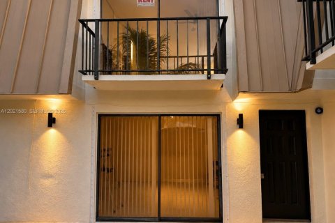 Townhouse in Palm Beach Gardens, Florida 2 bedrooms, 123.19 sq.m. № 2083972 - photo 6