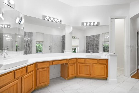 House in Fish Hawk, Florida 5 bedrooms, 447.88 sq.m. № 2315190 - photo 23