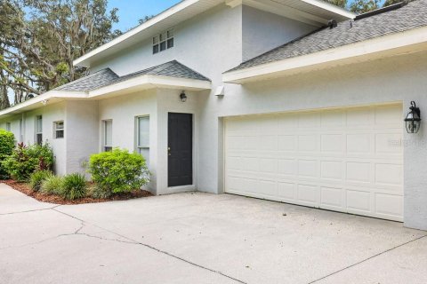 House in Fish Hawk, Florida 5 bedrooms, 447.88 sq.m. № 2315190 - photo 3