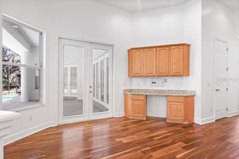 House in Fish Hawk, Florida 5 bedrooms, 447.88 sq.m. № 2315190 - photo 17