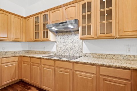 House in Fish Hawk, Florida 5 bedrooms, 447.88 sq.m. № 2315190 - photo 15