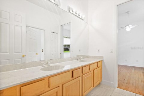House in Fish Hawk, Florida 5 bedrooms, 447.88 sq.m. № 2315190 - photo 28