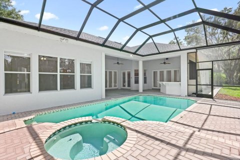 House in Fish Hawk, Florida 5 bedrooms, 447.88 sq.m. № 2315190 - photo 4