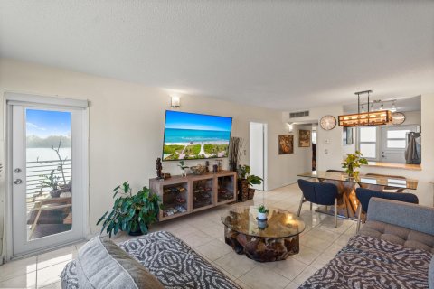 Condominio en venta en Hollywood, Florida, 2 dormitorios, 84.45 m2 № 2270619 - foto 13