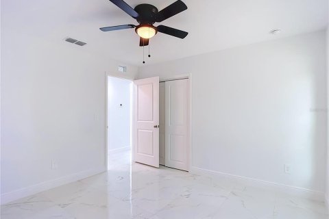Villa ou maison à vendre à Tampa, Floride: 3 chambres, 118.91 m2 № 2425838 - photo 25