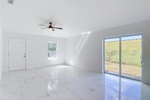 Villa ou maison à vendre à Tampa, Floride: 3 chambres, 118.91 m2 № 2425838 - photo 6