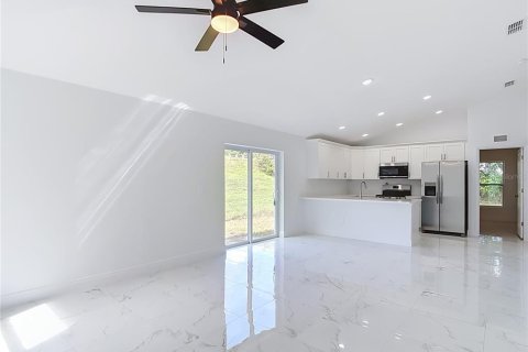 Villa ou maison à vendre à Tampa, Floride: 3 chambres, 118.91 m2 № 2425838 - photo 8