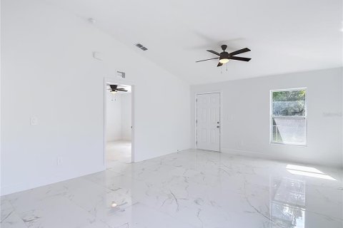 Villa ou maison à vendre à Tampa, Floride: 3 chambres, 118.91 m2 № 2425838 - photo 7