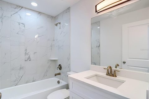 Villa ou maison à vendre à Tampa, Floride: 3 chambres, 118.91 m2 № 2425838 - photo 17
