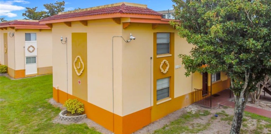 Condo in Orlando, Florida, 4 bedrooms  № 1882748