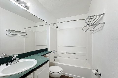Condo in Orlando, Florida, 4 bedrooms  № 1882748 - photo 17