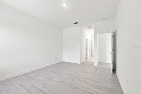Villa ou maison à louer à Poinciana, Floride: 4 chambres, 134.71 m2 № 2406771 - photo 8