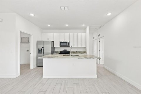 Villa ou maison à louer à Poinciana, Floride: 4 chambres, 134.71 m2 № 2406771 - photo 6
