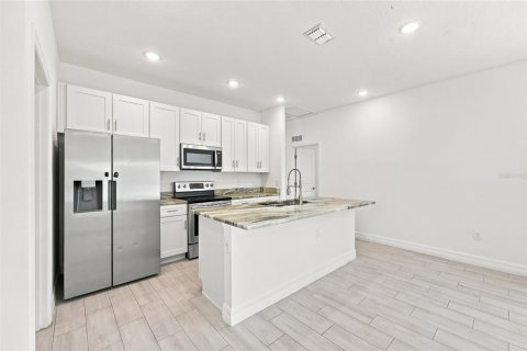Villa ou maison à louer à Poinciana, Floride: 4 chambres, 134.71 m2 № 2406771 - photo 5