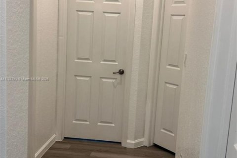 Condo in Doral, Florida, 3 bedrooms  № 1696737 - photo 5