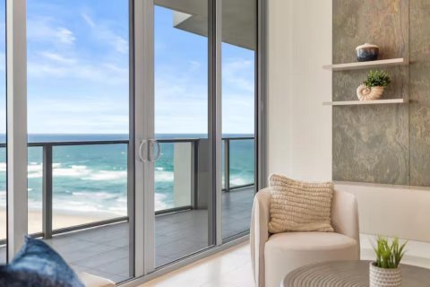 Condo in Riviera Beach, Florida, 2 bedrooms № 2261384 - photo 5