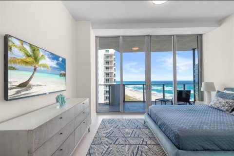 Condo in Riviera Beach, Florida, 2 bedrooms № 2261384 - photo 13
