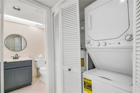 Condominio en venta en Pembroke Pines, Florida, 2 dormitorios, 125.51 m2 № 2077325 - foto 16