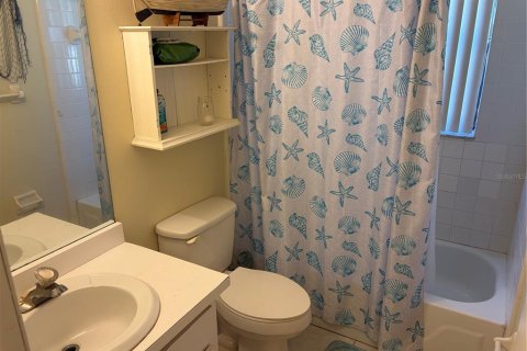 Commercial property in Ocoee, Florida 4 bedrooms, 182.46 sq.m. № 2210232 - photo 13