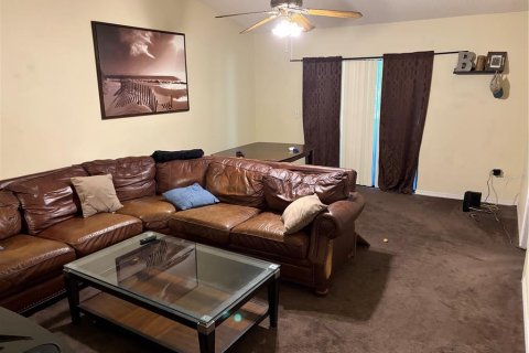 Commercial property in Ocoee, Florida 4 bedrooms, 182.46 sq.m. № 2210232 - photo 11