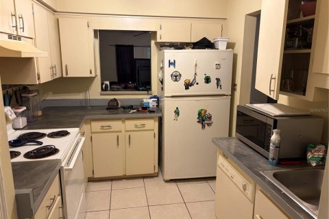 Commercial property in Ocoee, Florida 4 bedrooms, 182.46 sq.m. № 2210232 - photo 10