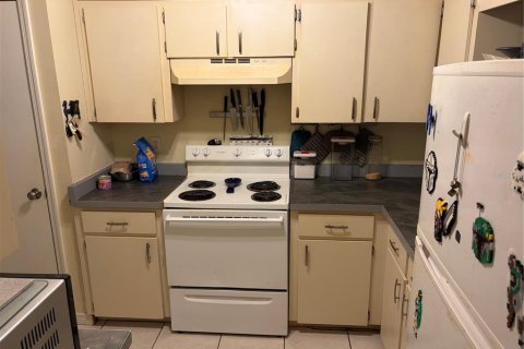 Commercial property in Ocoee, Florida 4 bedrooms, 182.46 sq.m. № 2210232 - photo 9