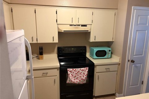 Commercial property in Ocoee, Florida 4 bedrooms, 182.46 sq.m. № 2210232 - photo 2