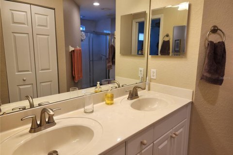 Condo in Bradenton, Florida, 2 bedrooms № 2103654 - photo 9