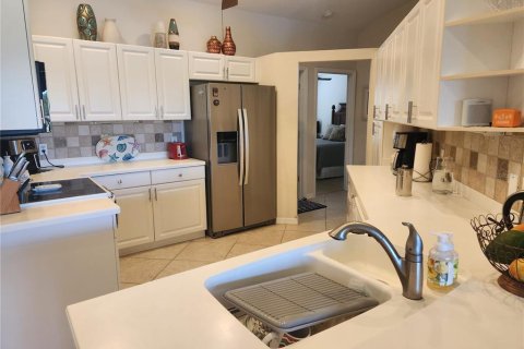 Condo in Bradenton, Florida, 2 bedrooms № 2103654 - photo 4