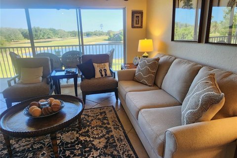 Condo in Bradenton, Florida, 2 bedrooms № 2103654 - photo 2