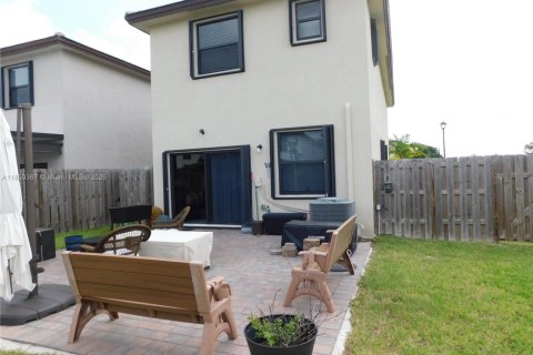 House in Homestead, Florida 4 bedrooms, 179.86 sq.m. № 1854930 - photo 15