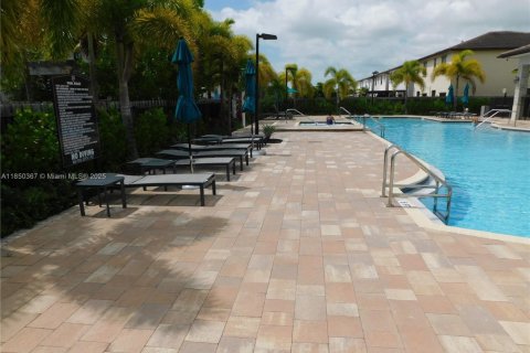 House in Homestead, Florida 4 bedrooms, 179.86 sq.m. № 1854930 - photo 24