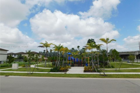 House in Homestead, Florida 4 bedrooms, 179.86 sq.m. № 1854930 - photo 19