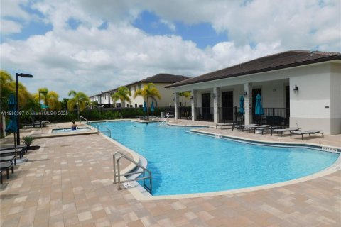 House in Homestead, Florida 4 bedrooms, 179.86 sq.m. № 1854930 - photo 23