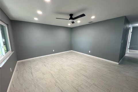 Villa ou maison à louer à Largo, Floride: 4 chambres, 125.05 m2 № 2092235 - photo 3