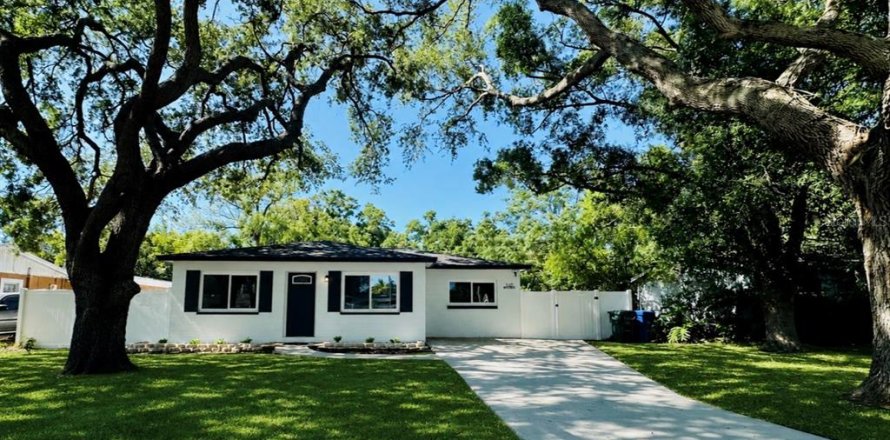 Villa ou maison à Largo, Floride 4 chambres, 125.05 m2 № 2092235