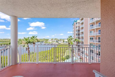 Condominio en venta en New Port Richey, Florida, 2 dormitorios, 130.99 m2 № 1745336 - foto 2