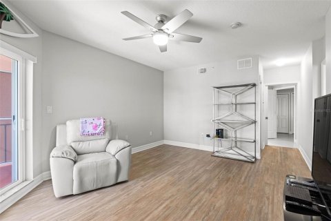 Condominio en venta en New Port Richey, Florida, 2 dormitorios, 130.99 m2 № 1745336 - foto 15