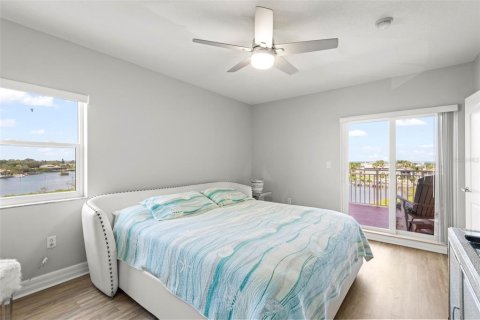Condominio en venta en New Port Richey, Florida, 2 dormitorios, 130.99 m2 № 1745336 - foto 19