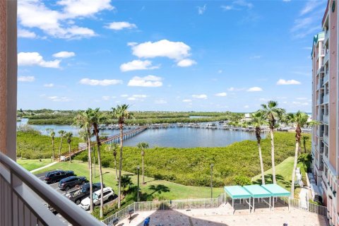 Condominio en venta en New Port Richey, Florida, 2 dormitorios, 130.99 m2 № 1745336 - foto 16