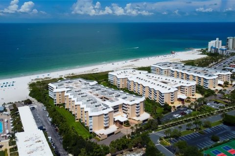 Condo à Saint Pete Beach, Floride, 2 chambres № 2221113