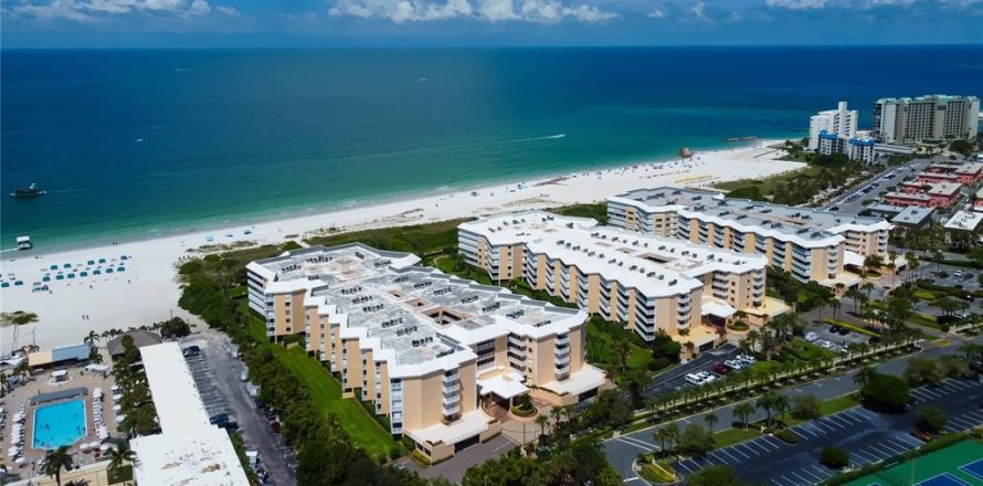 Condo à Saint Pete Beach, Floride, 2 chambres № 2221113