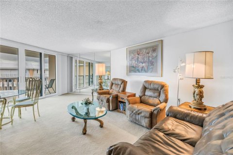 Copropriété à vendre à Saint Pete Beach, Floride: 2 chambres, 136.57 m2 № 2221113 - photo 14