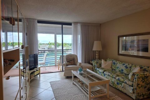 Copropriété à vendre à Pembroke Pines, Floride: 1 chambre, 76.27 m2 № 2154184 - photo 4
